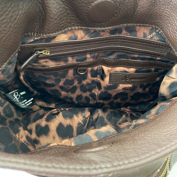 B. Makowsky Leather Purse + Dust Bag - Picture 9 of 15